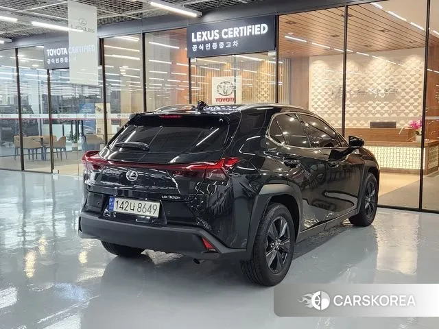 Lexus UX300h id 3153462 из Кореи 12