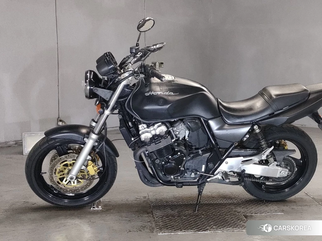 Проданный Honda CB400SF 2019 из Японии