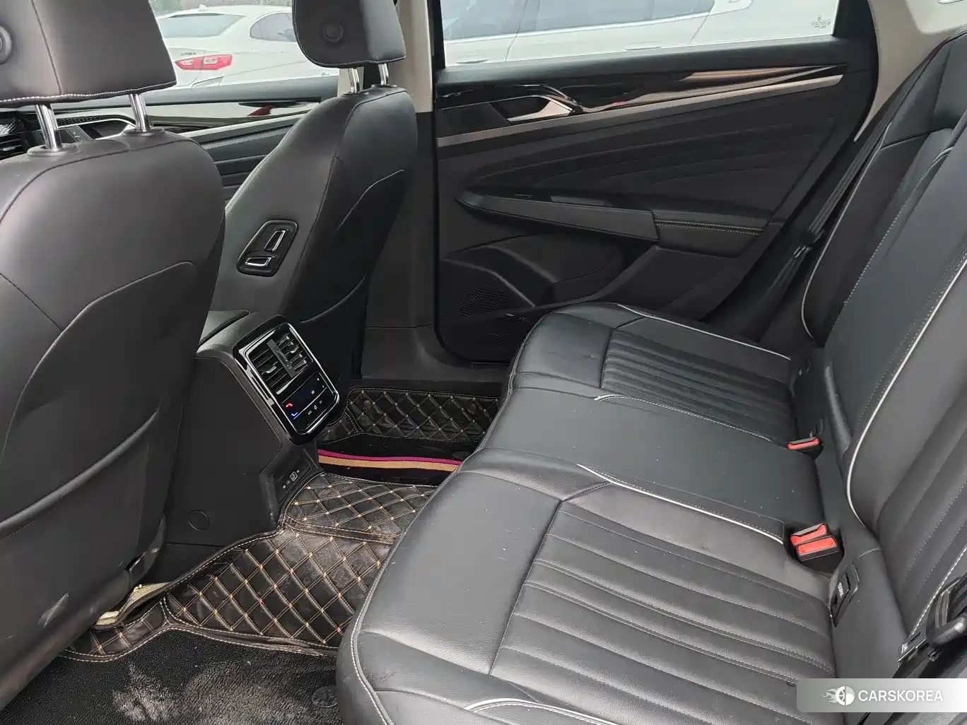 Volkswagen Touareg 2024 Черный из Китая, фото 5