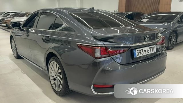 Lexus ES300h 7th generation 2025 Серый из Кореи, фото 6