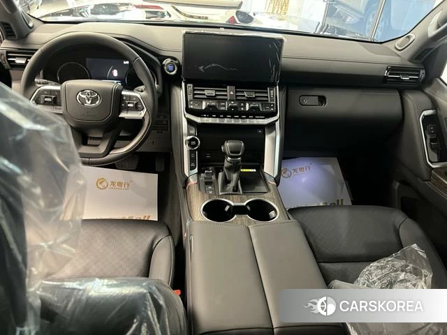 Toyota Land Cruiser (imported) 2024 Черный из Китая, фото 2