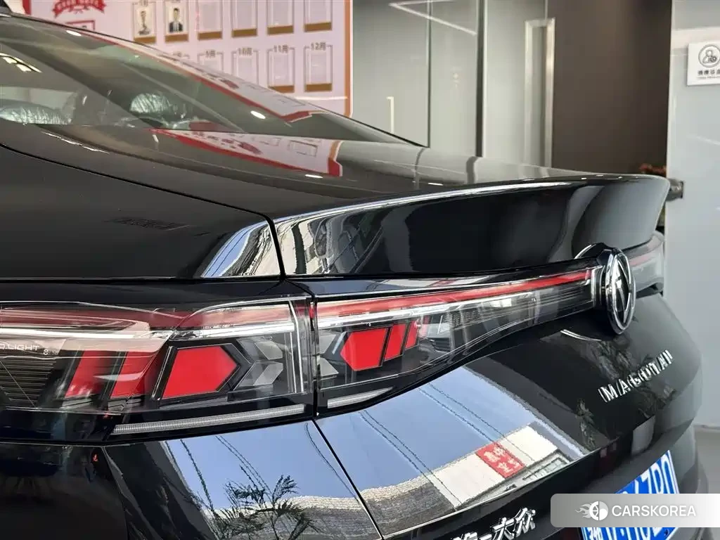 Volkswagen Magotan 2026 Черный из Китая, фото 6