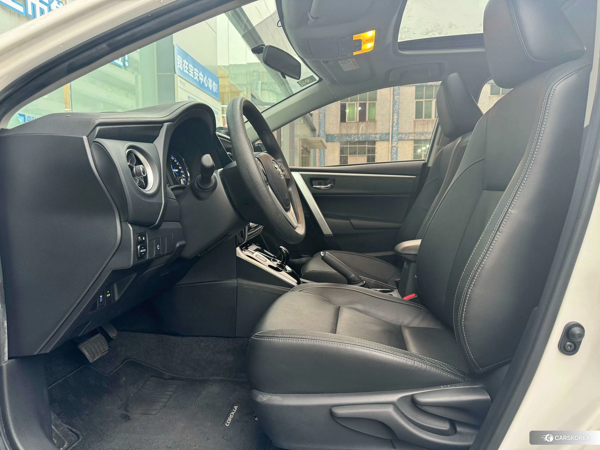 Toyota Corolla dual engine E+ 2020 Белый из Китая, фото 4