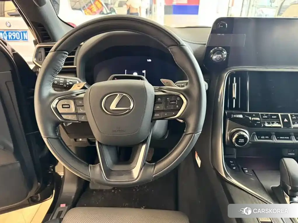 Lexus LX 2025 Черный из Китая, фото 2