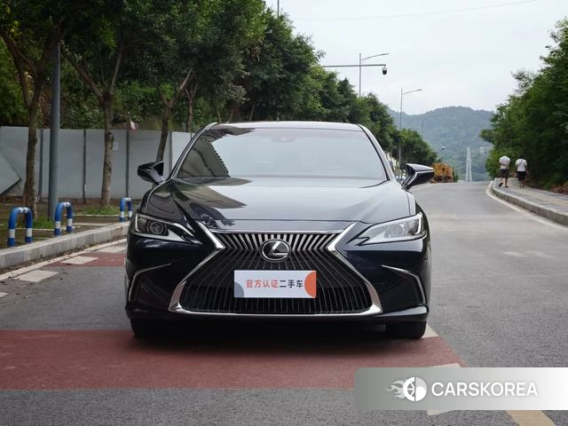 Lexus ES 2021 Синий из Китая, фото 3