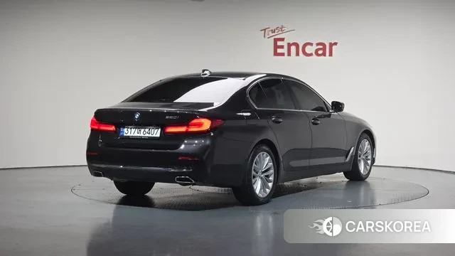 BMW 5 Series (G30) id 3383782 из Кореи 12