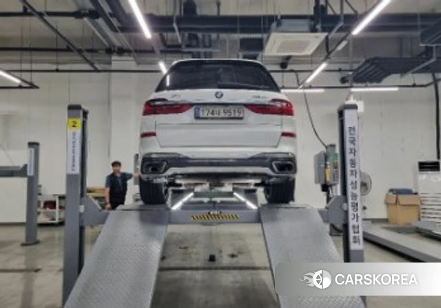 BMW X7 (G07) 2022 Белый из Кореи, фото 2