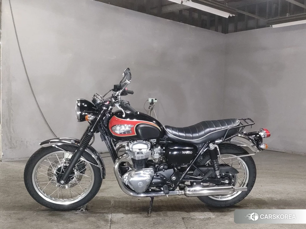 Проданный Kawasaki W400 2010 из Японии