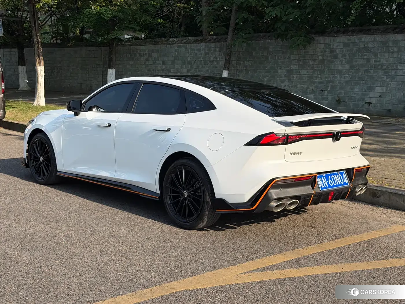 Chang'an UNI-V 2023 Белый из Китая, фото 2