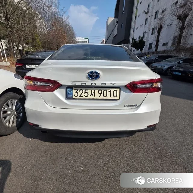 Toyota Camry (XV70) 2022 Белый из Кореи, фото 2