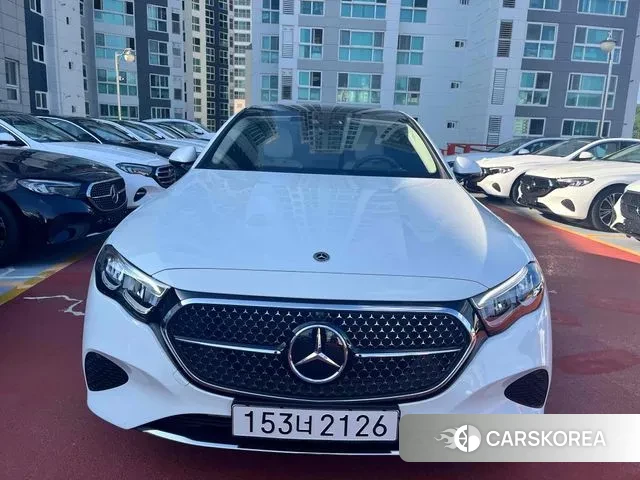 Mercedes-Benz E-Class W214 2024 Белый из Кореи, фото 3