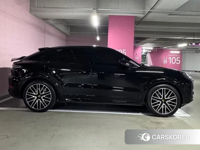 Porsche Cayenne (PO536) 2024 Черный из Кореи, фото 2