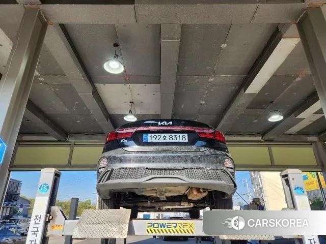 Kia The New K3 2nd generation 2024 Черный из Кореи, фото 2