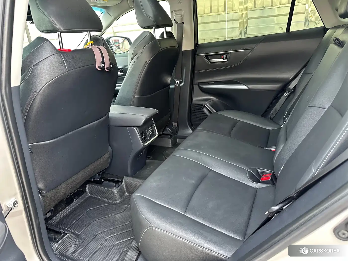 Toyota Venza 2024 Champagne/brown из Китая, фото 2