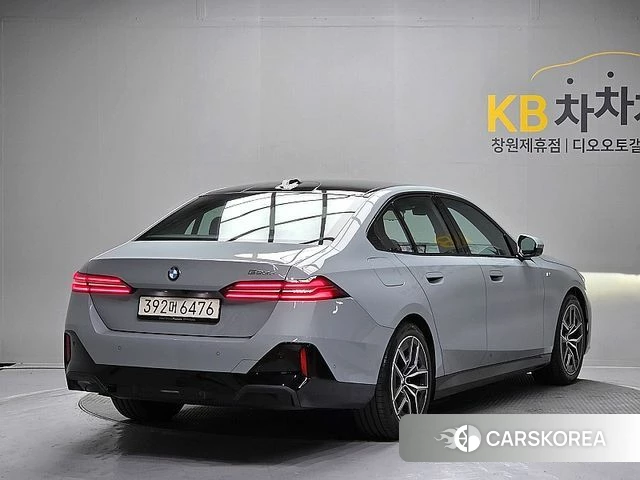 BMW 5 Series (G60) id 3896472 из Кореи 12