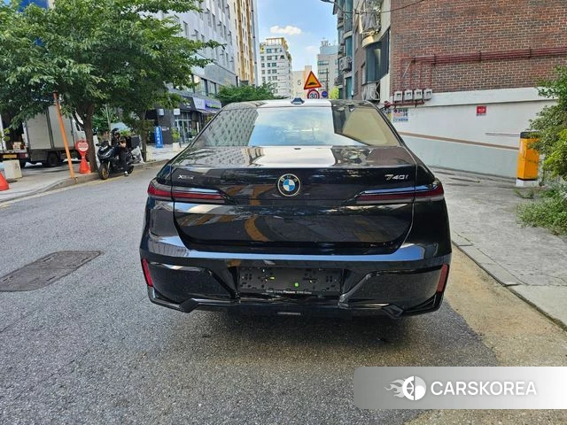 BMW 7 Series (G70) 2025 Черный из Кореи, фото 2