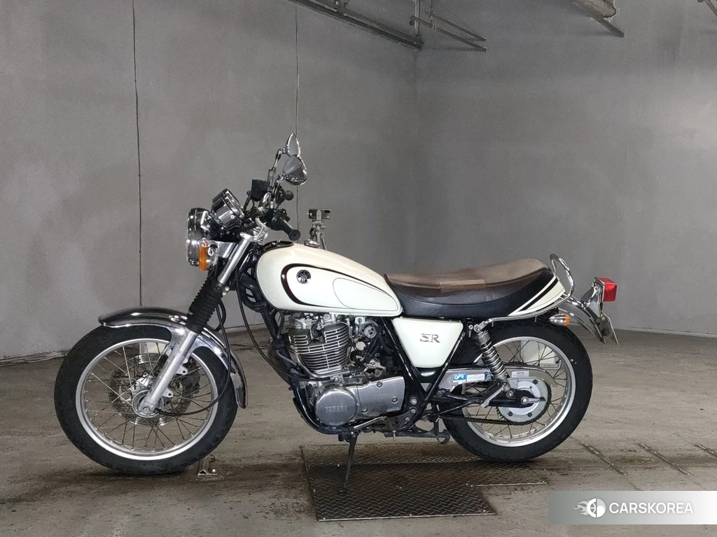 Проданный Yamaha SR 400 2012 из Японии, фото 2