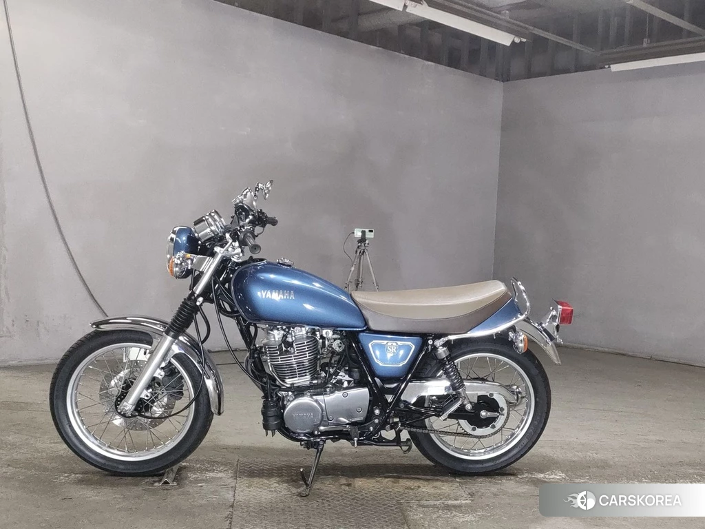 Проданный Yamaha SR 400 2021 из Японии, фото 2