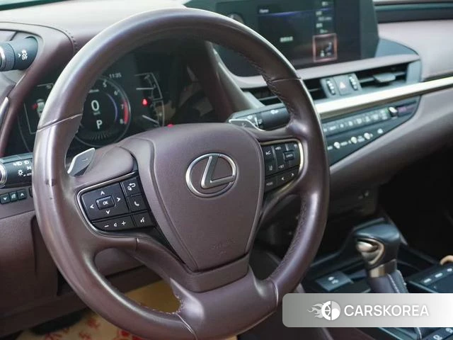 Lexus ES id 3888964 из Китая 12