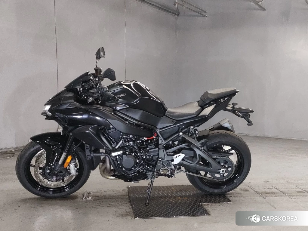 Проданный Kawasaki Z H2 2021 из Японии
