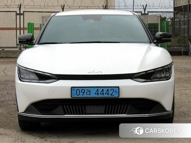 Kia EV6 2022 Белый из Кореи, фото 2