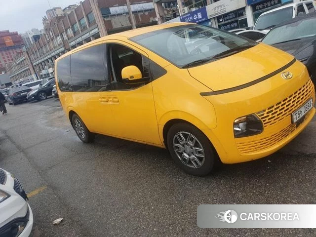 Hyundai Staria 2021 Желтый из Кореи, фото 2