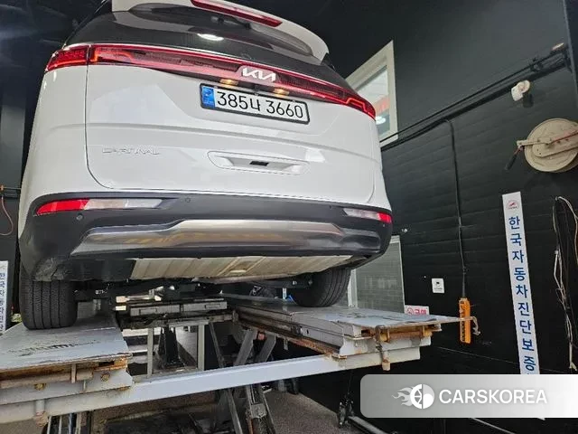 Kia Carnival 4th generation 2023 Белый из Кореи, фото 2