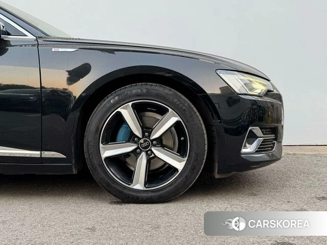 Audi A6L id 4271688 из Китая 12