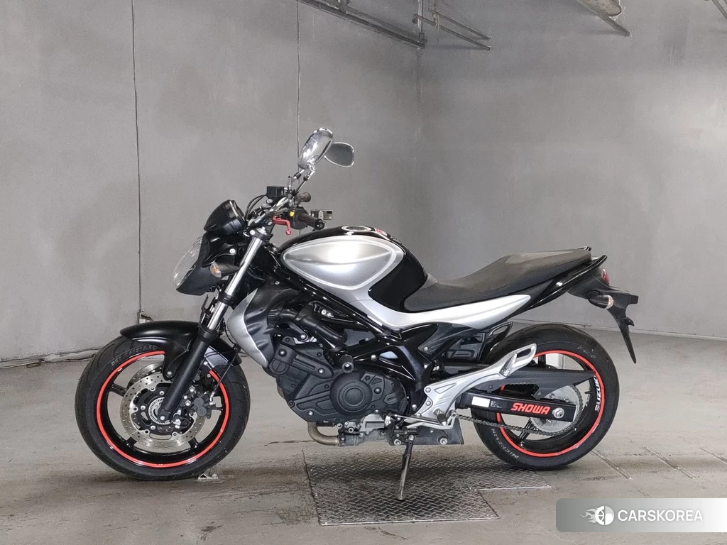 Проданный Suzuki GLADIUS 400 2014 из Японии, фото 2