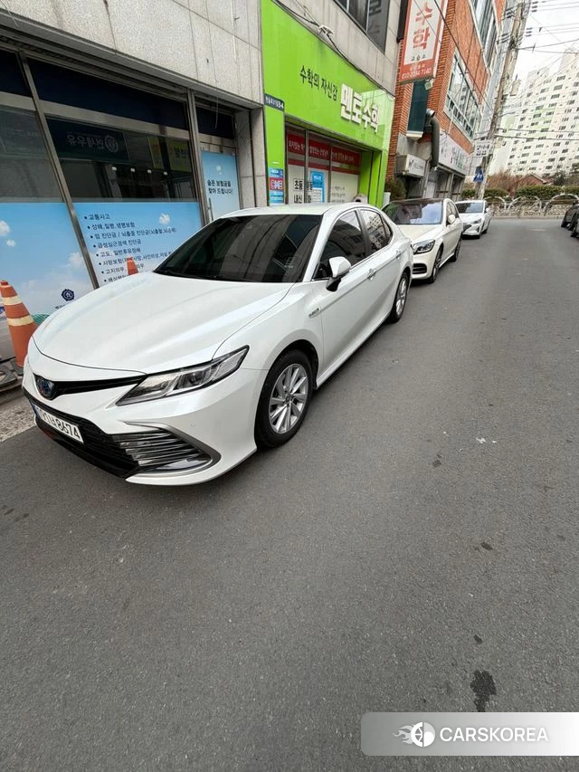 Toyota Camry (XV70) 2022 Белый из Кореи, фото 2