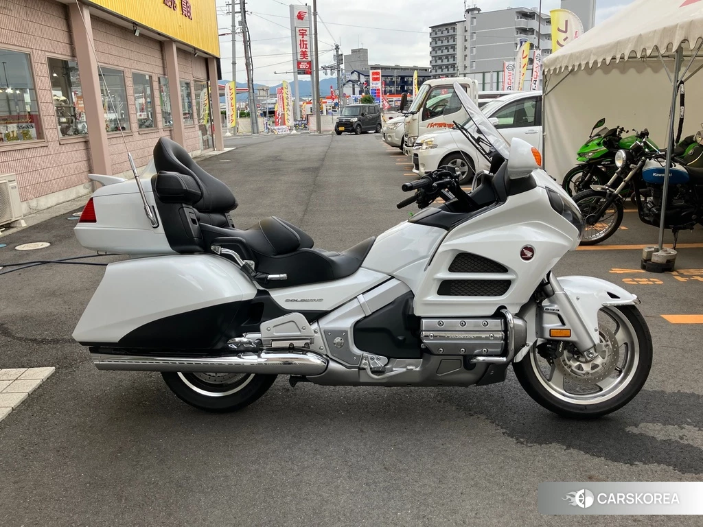Проданный Honda GL1800 2016 из Японии