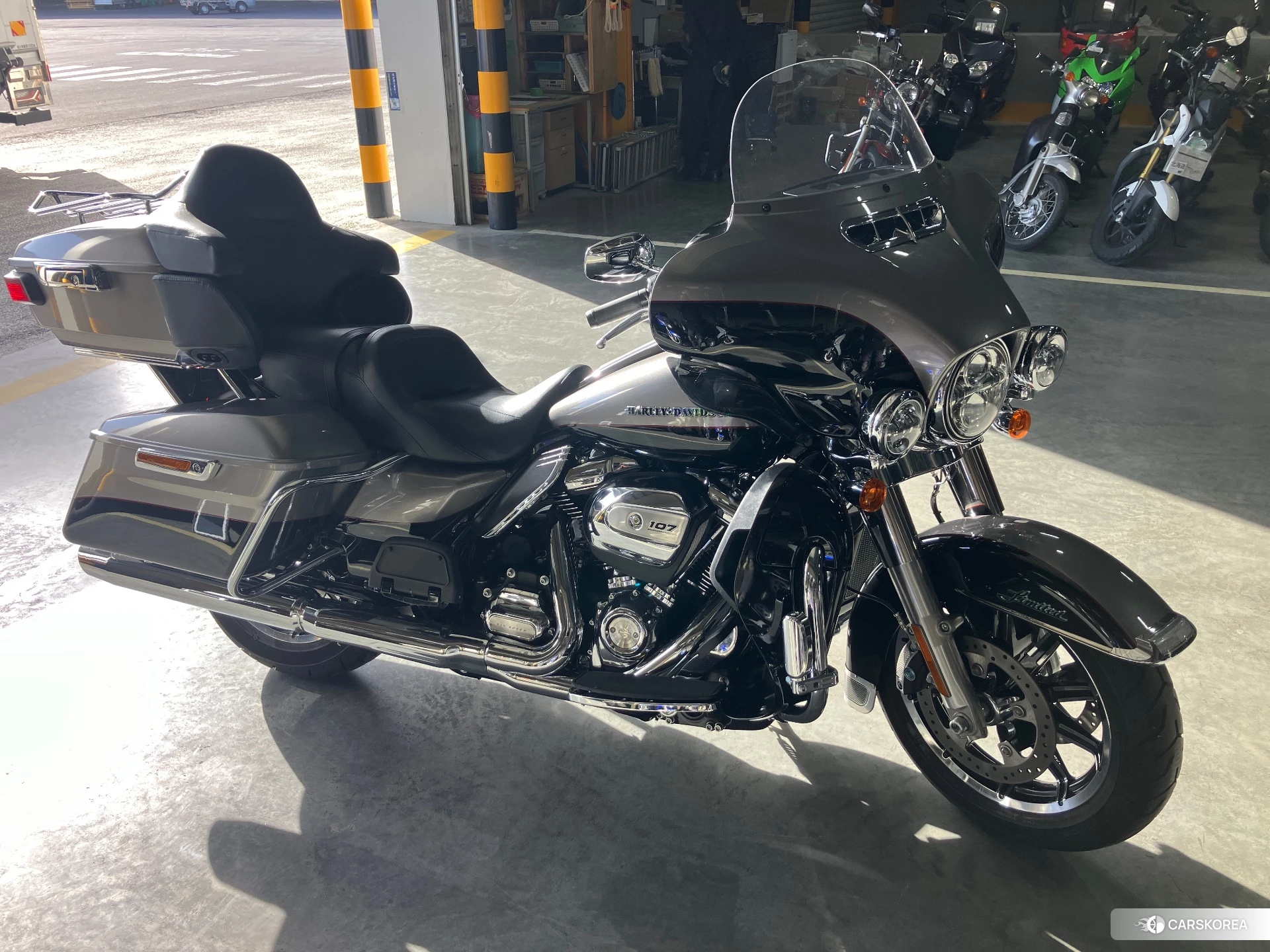 Проданный Harley-Davidson Electra Glide FLHTK1690 2017 из Японии, фото 4