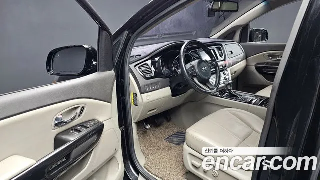 Kia All New Carnival id 2596197 из Кореи 12