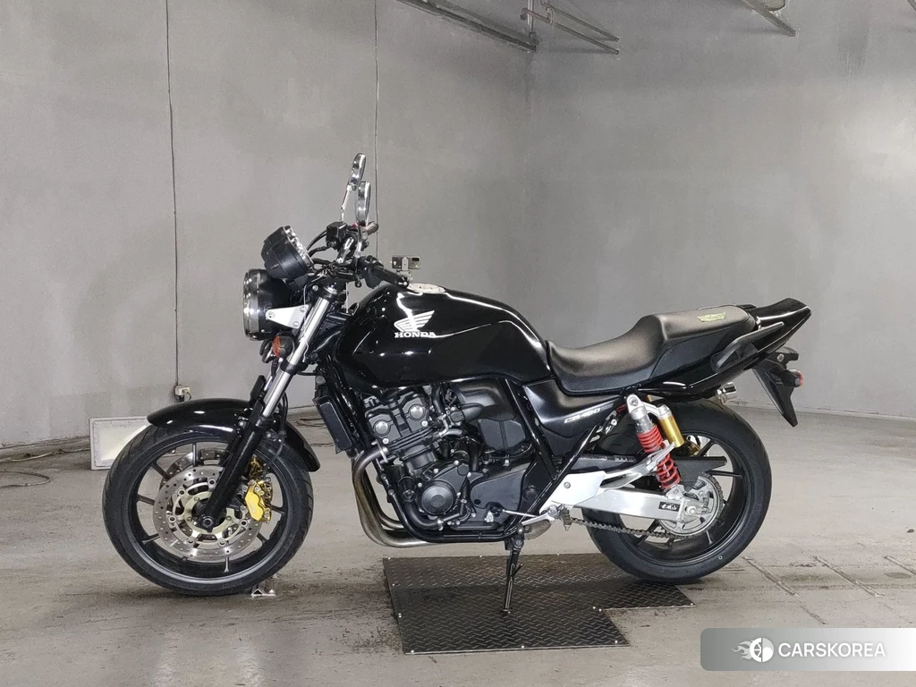 Проданный Honda CB400SF 2017 из Японии, фото 2