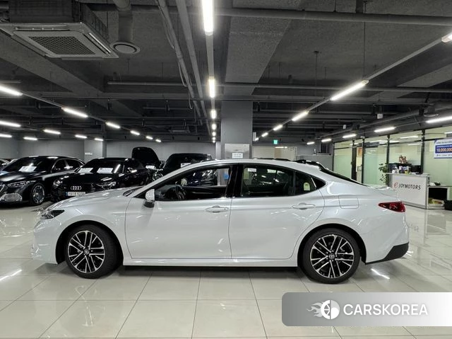 Toyota Camry (XV80) 2026 Белый из Кореи, фото 5