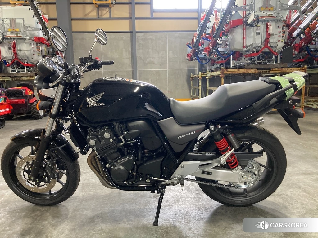 Проданный Honda CB400SF 2023 из Японии, фото 2