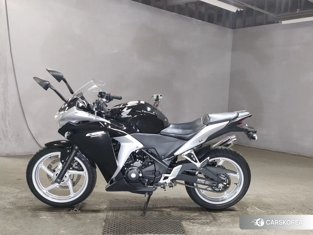 Проданный Honda CBR250R 2011 из Японии, фото 2