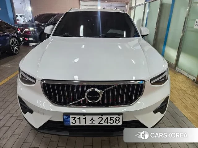 Volvo XC40 2024 Белый из Кореи, фото 2