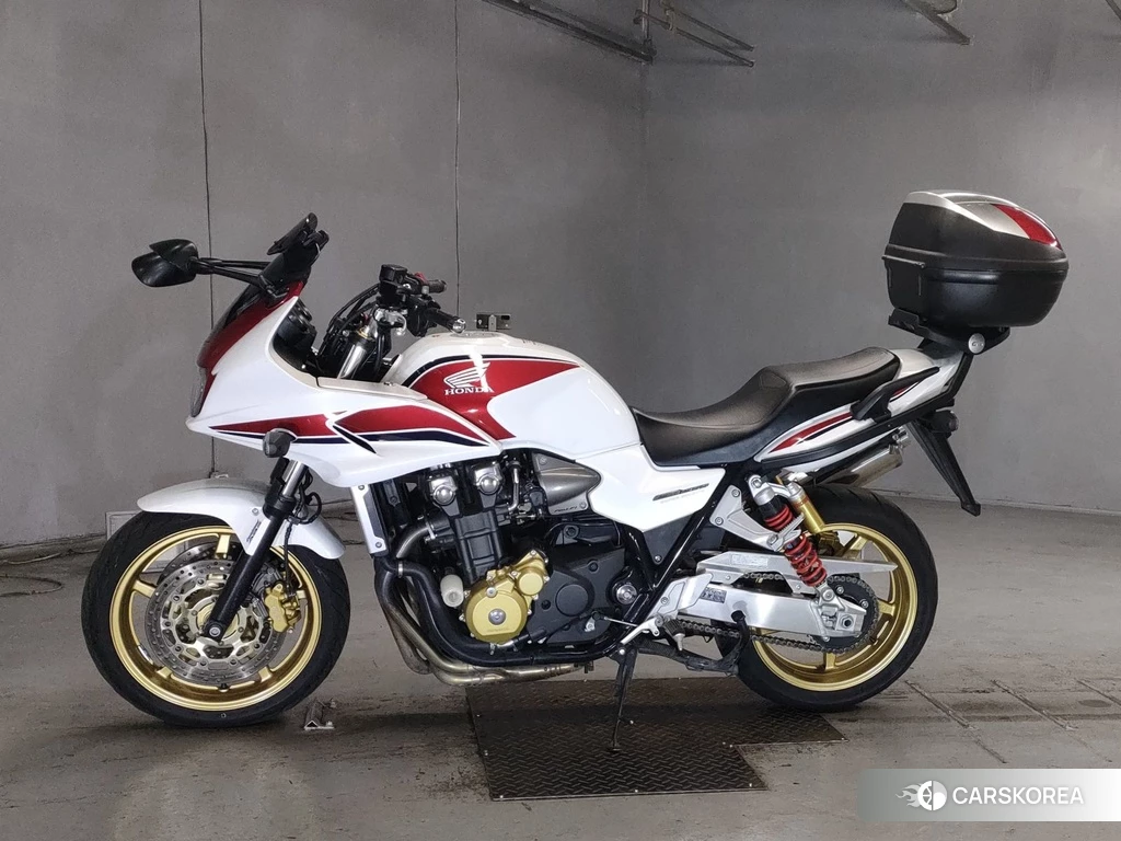 Проданный Honda CB1300SF BOLDOR 2012 из Японии, фото 2