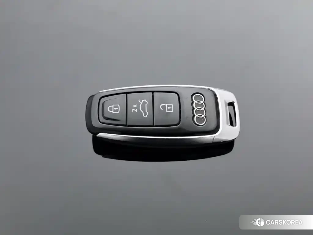 Audi A6L id 4629796 из Китая 13