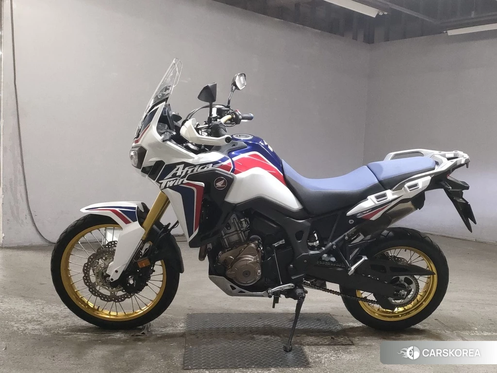 Проданный Honda CRF1000L AFRICA TWIN 2017 из Японии, фото 2
