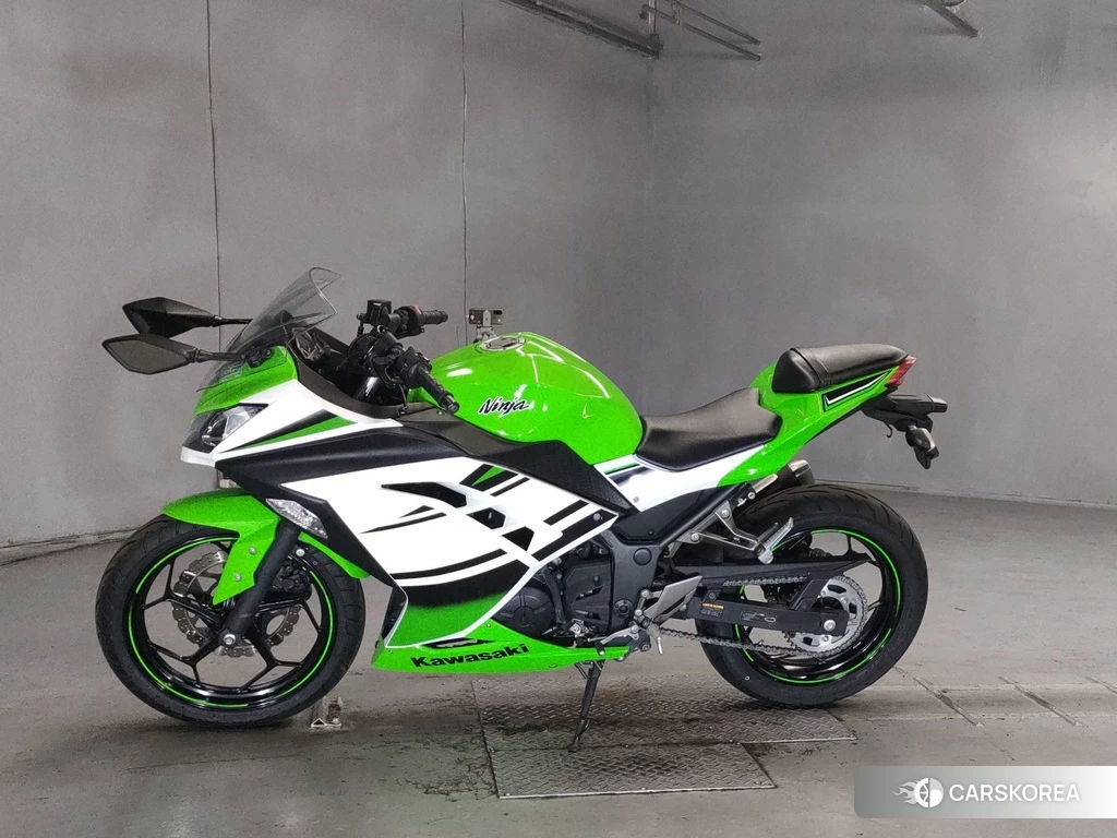 Проданный Kawasaki NINJA 250 2016 из Японии
