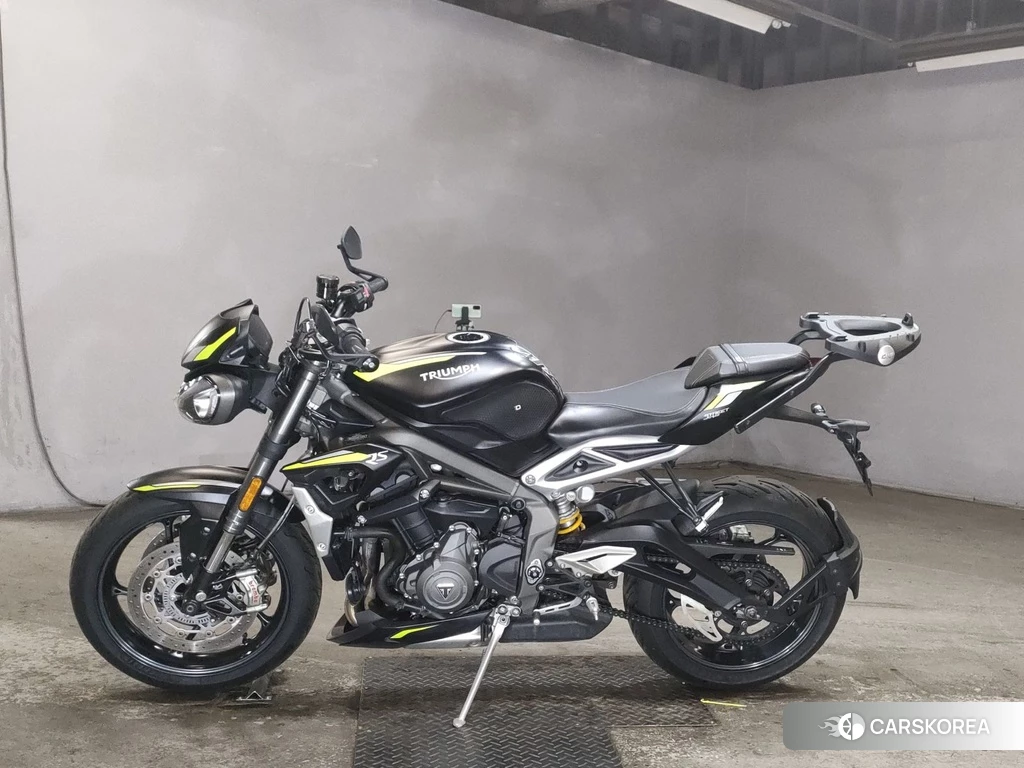 Проданный Triumph STREET TRIPLE 765 RS 2020 из Японии, фото 2