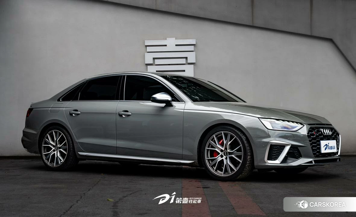 Audi S4 2021 Темно-серый из Китая, фото 2
