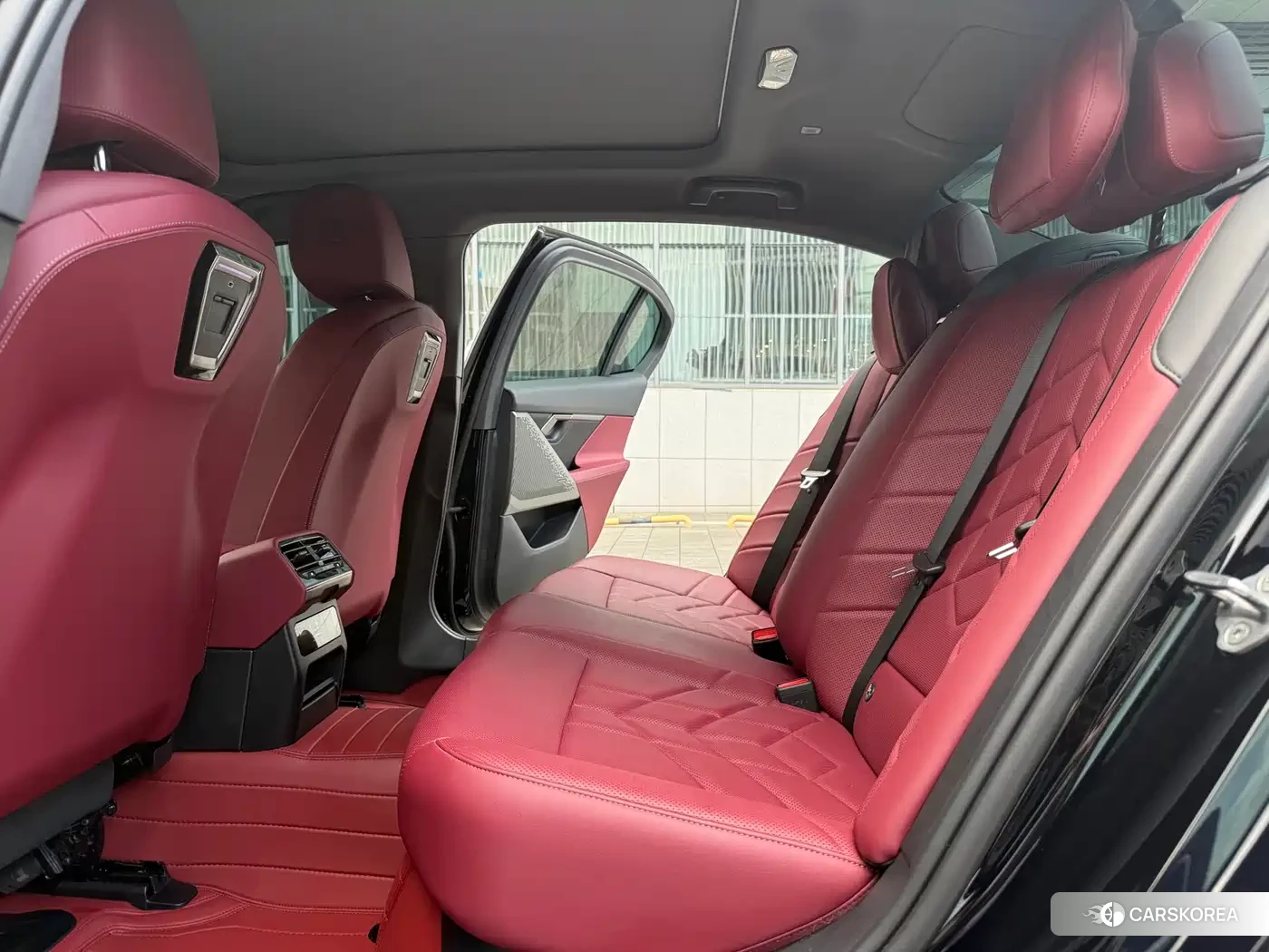 BMW 5 series 2024 Черный из Китая, фото 2