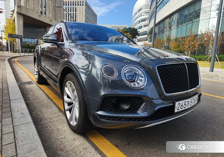 Bentley Bentayga 2019 Серебряный из Кореи, фото 5
