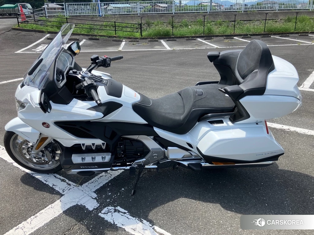 Проданный Honda GL1800 TOUR DCT 2024 из Японии, фото 2