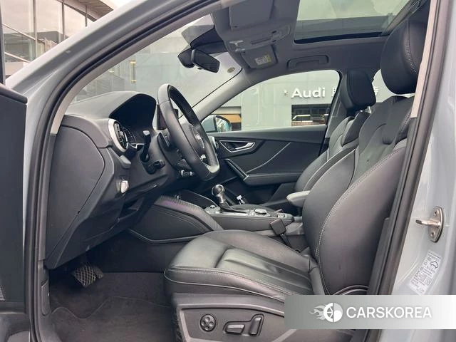 Audi Q2L 2024 Белый из Китая, фото 2