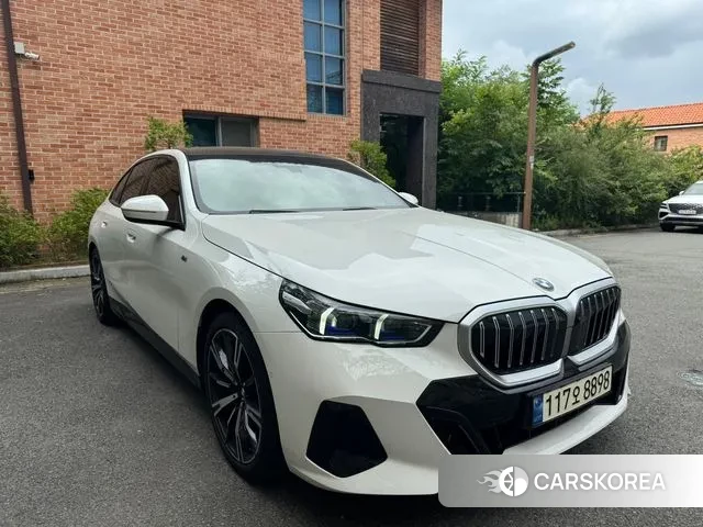 BMW 5 Series (G60) id 2485971 из Кореи 12