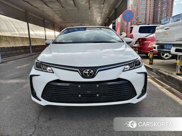Toyota Corolla 2023 Белый из Китая, фото 5